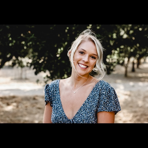 Meet your Posher, Claire - Picture 1 of 1